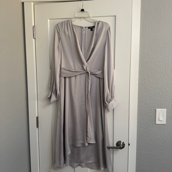 Express gray long sleeve dress satin midi length size M - Picture 1 of 11